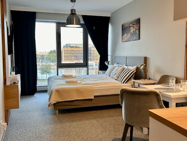 1 bedroom, desk, iron/ironing board, free WiFi