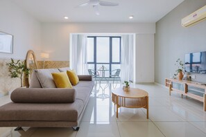 Premium Apartment, 2 Bedrooms, Sea View | Living area