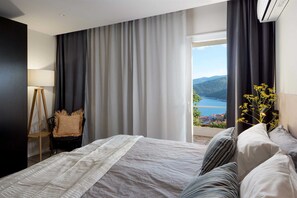 2 bedrooms, iron/ironing board, travel cot, free WiFi