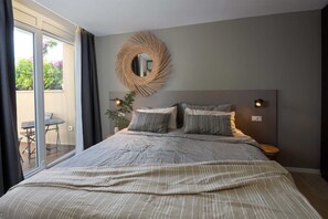 2 Schlafzimmer, schallisolierte Zimmer, Bügeleisen/Bügelbrett
