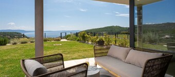 Premium apartment Sunshine with a sea view