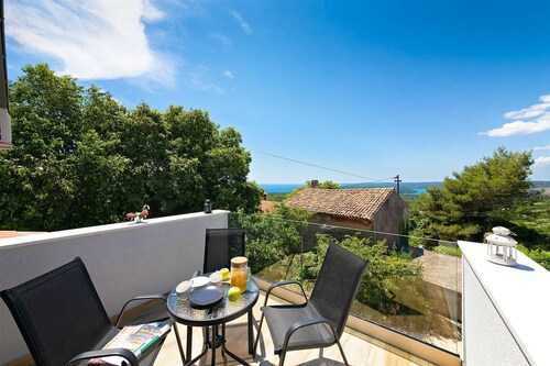 Casa Dorella in peaceful location with a sea view
