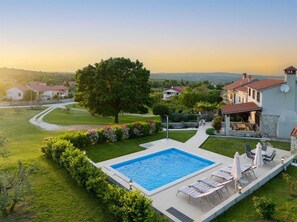Pool - Casa Ivanovac with pool and large front yard (Rogočana)