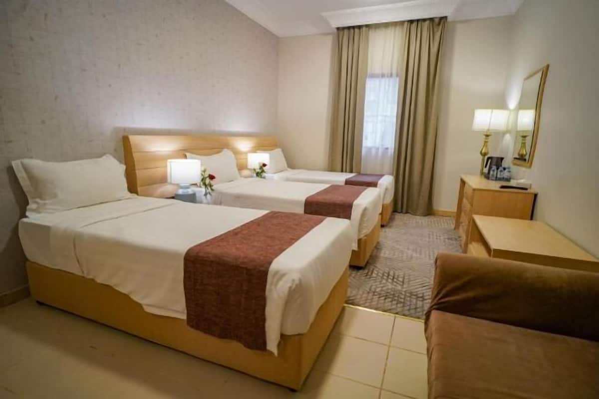 3 bedrooms, in-room safe, iron/ironing board, free WiFi