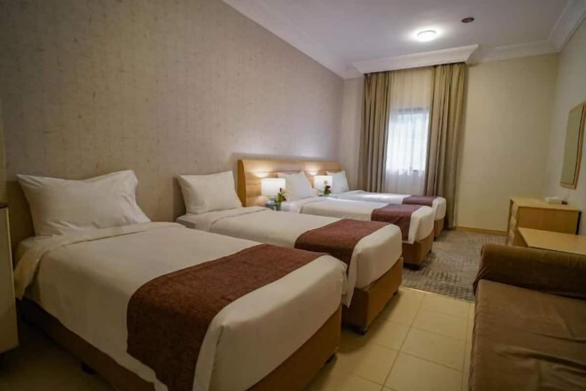 3 bedrooms, in-room safe, iron/ironing board, free WiFi