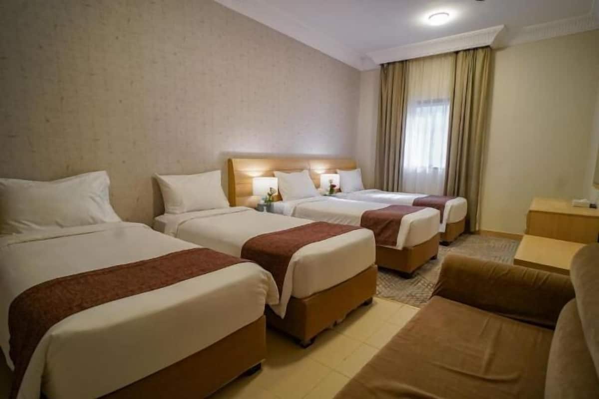 3 kamar tidur, brankas, setrika/meja setrika, dan Wi-Fi gratis