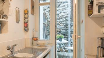 KĂŒhlschrank, Ofen, Herdplatte, GeschirrspĂŒler