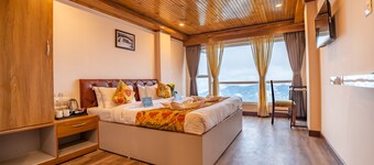 Muscatel Stardust - Chowrasta Mall Road