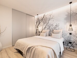 2 habitaciones, tabla de planchar con plancha, cuna de viaje y wifi 