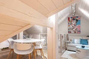 Dining - K2, Annecy Rent Lodge  duplex de deux chambres doubles entièrement rénové (Annecy)