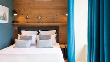 2 bedrooms, iron/ironing board, travel cot, WiFi
