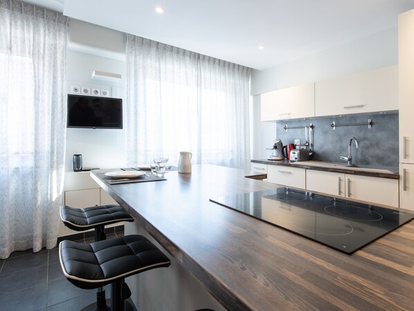 Fridge, microwave, oven, dishwasher