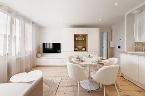 Dining - Le Santorin, élégant, calme, parking (Annecy)