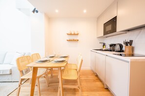 Fridge, microwave, oven, stovetop - Le Duplex Vaugelas, atypique en plein Centre Ville (Annecy)