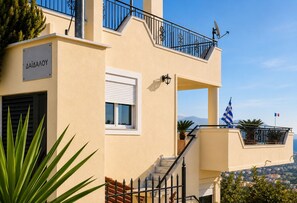 Exterior detail - Eagles Nest Villa Your Grecian Paradise (Agia Marina)