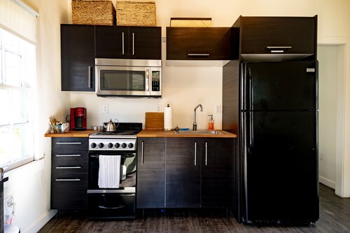 The Jesse: Cottage in Historic Downtown Pensacola