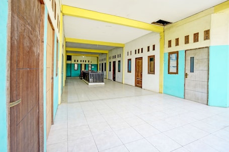 Lobby. OYO Life 93037 Nova Jaya Homestay Syariah