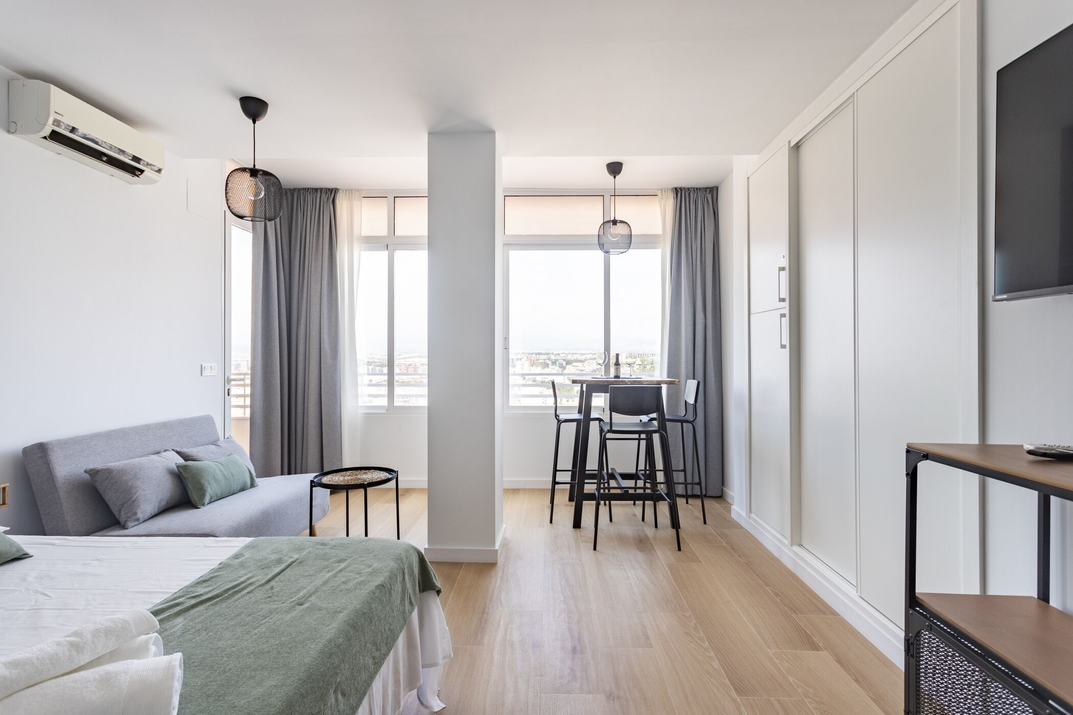 1 chambre, fer et planche à repasser, accès Internet, draps fournis