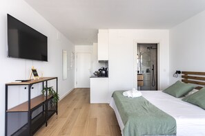 1 habitación, tabla de planchar con plancha, internet y ropa de cama 