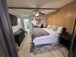 1 bedroom, iron/ironing board, free WiFi, bed sheets - Modern Marina View, Steps from Restaurant in Burnt Store Marina Gated Community  (Punta Gorda)