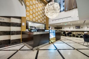 Centro de negocios en la habitación