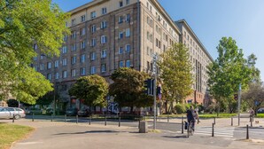 Front of property - Cozy Studio in Warsaw by Renters (Warsaw)