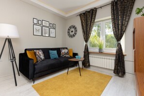 Living room - Cozy Studio in Warsaw by Renters (Warsaw)