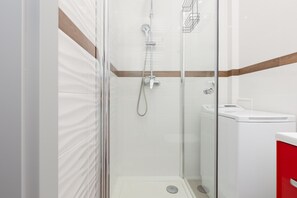 Studio, Küche | Badezimmer | Dusche, Handtücher