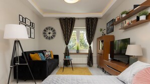 Living room - Cozy Studio in Warsaw by Renters (Warsaw)