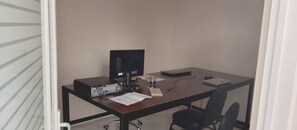 Reception - Hotel O Lina Homestay Syariah (Sidoarjo)