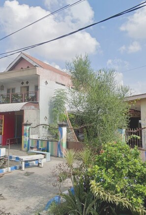 Front of property - Hotel O Lina Homestay Syariah (Sidoarjo)