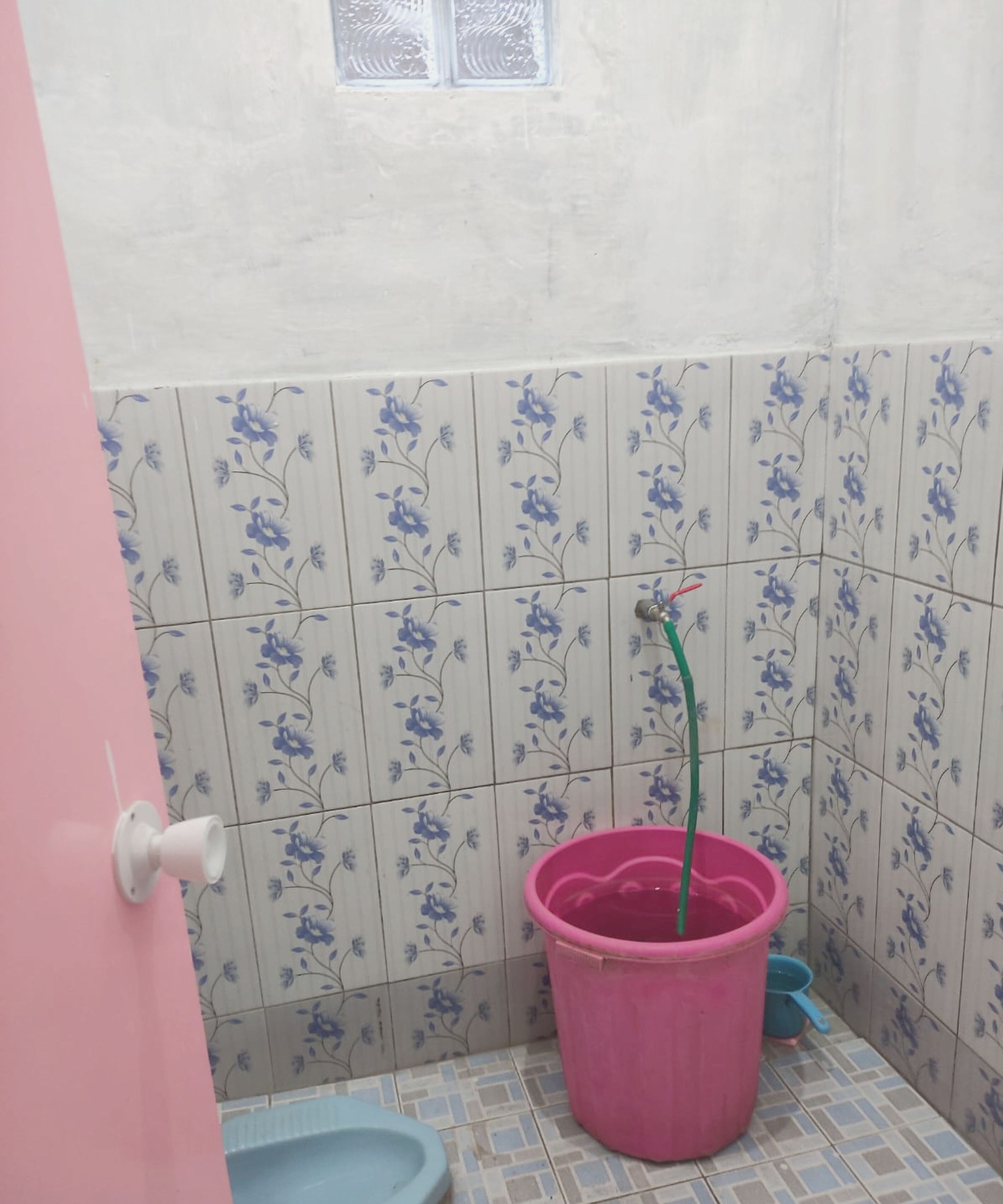 economy double room | bathroom | shower