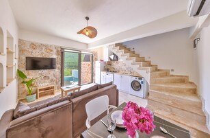 100-cm Smart TV with satellite channels