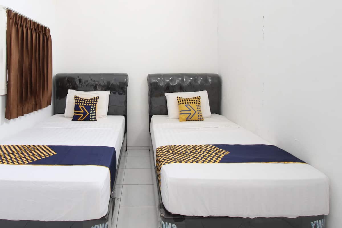 Economy Twin Room | Free WiFi, bed sheets