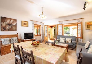 Interior - Villa Font Campo, Beautiful villa with heated swimming pool (Pollença)