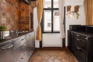 Exclusive-Apartment | Eigene Küche | Großer Kühlschrank, Mikrowelle, Herdplatte, Wasserkocher