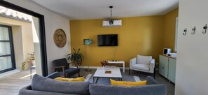 Living area - Maison Avec Piscine Dans Village de Pêcheurs (Bages)