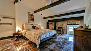 5 Schlafzimmer, Bügeleisen/Bügelbrett, WLAN, Bettwäsche