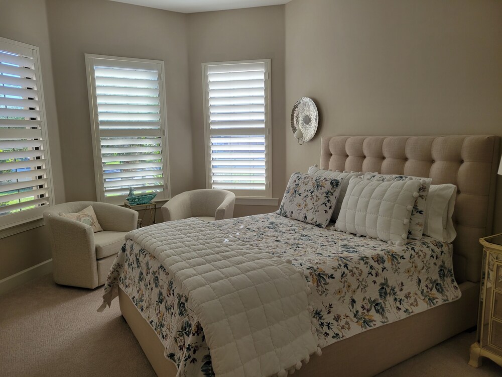 View of Luxury home, private pool, all just minutes to downtown Naples & Marco ...