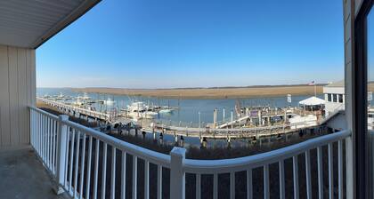 The Kerryman - OVERLOOKS BAY CREEK MARINA! New master BR mattress March 2025