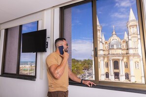 Suite Master | 1 bedroom, in-room safe, blackout curtains, free WiFi