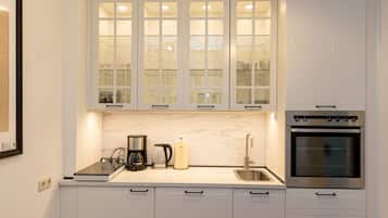 Kühlschrank, Ofen, Herdplatte, Geschirrspüler