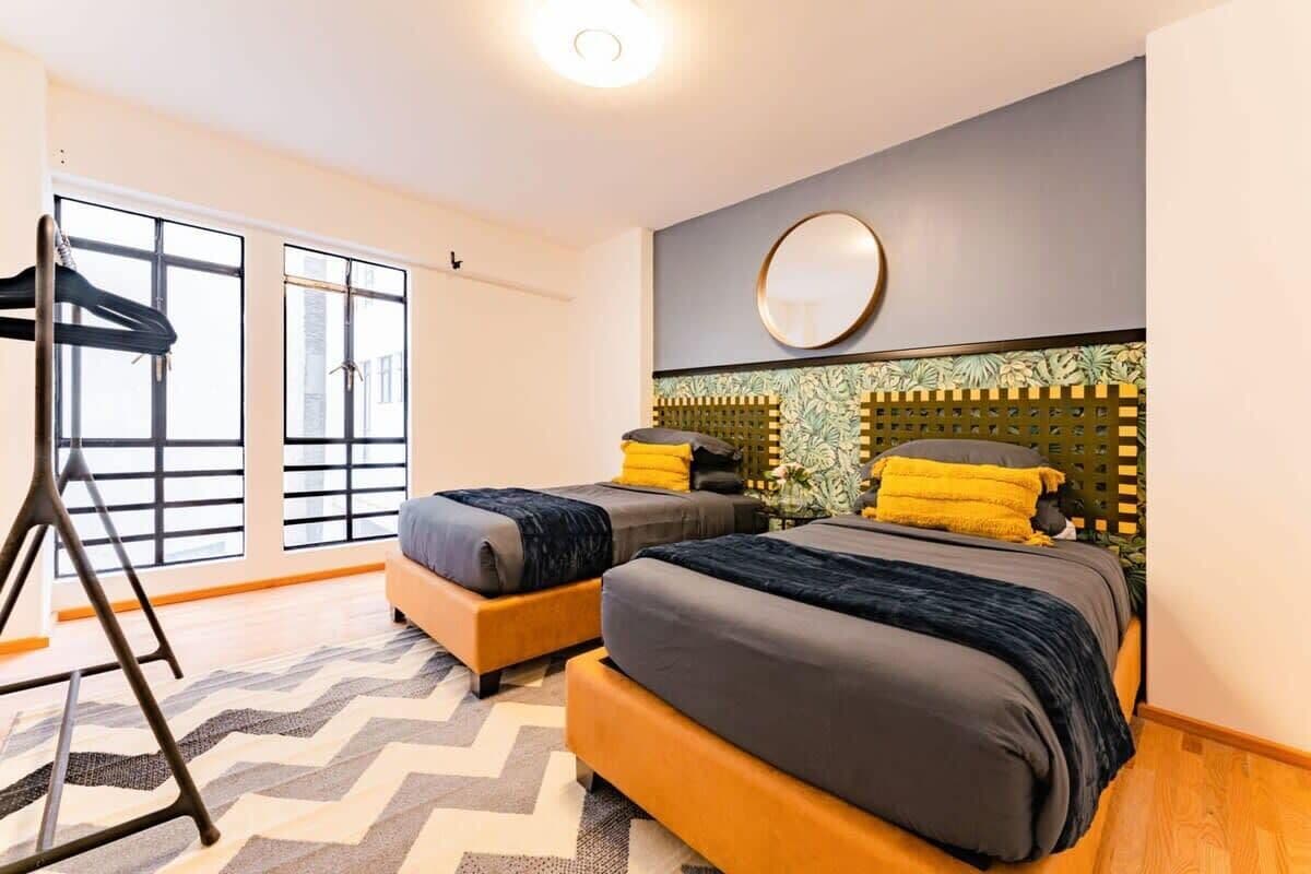 3 bedrooms, desk, iron/ironing board, travel crib