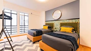 3 bedrooms, desk, iron/ironing board, travel crib