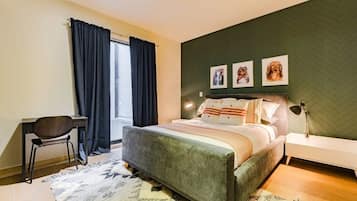 3 bedrooms, desk, iron/ironing board, travel cot