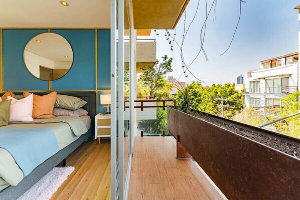 3 bedrooms, in-room safe, desk, iron/ironing board