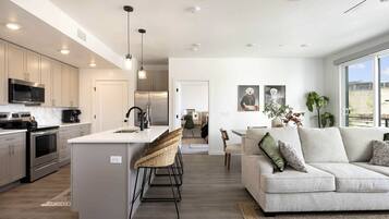 Condo, 2 Bedrooms | Living area | Smart TV, streaming services