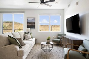 콘도, 침실 2개 | 거실 공간 | 스마트 TV, 스트리밍 서비스