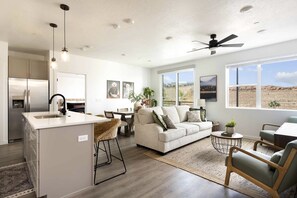 콘도, 침실 2개 | 거실 공간 | 스마트 TV, 스트리밍 서비스