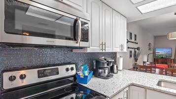 Huoneisto, 1 makuuhuone | Yksityinen keittiö | Jääkaappi, uuni, kahvin-/teenkeitin, leivänpaahdin